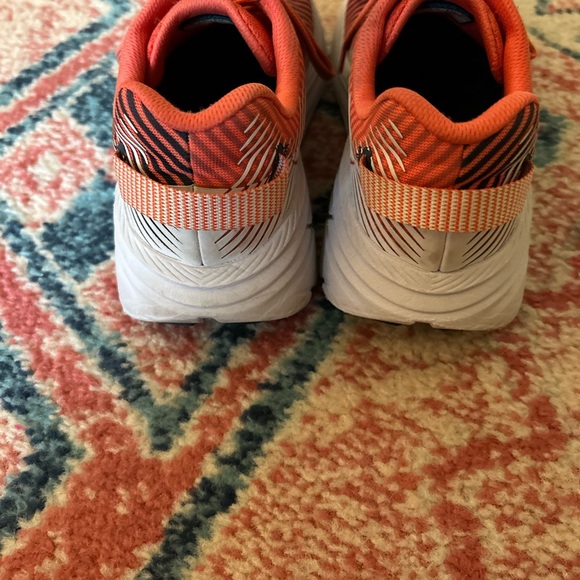 Hoka tennis shoes - Picture 3 of 5